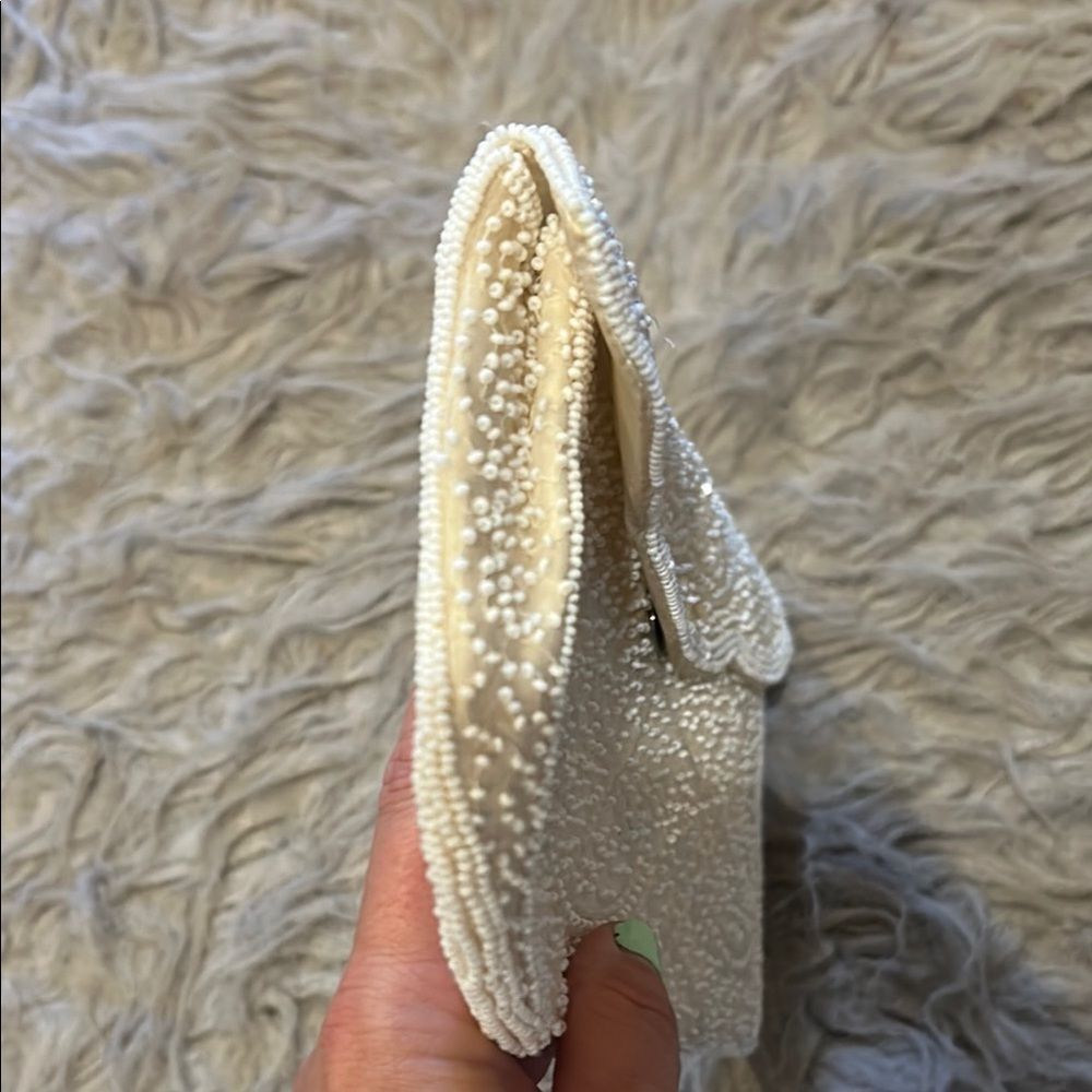 Elegant Vintage Cream And White‎ Beaded Clutch - Picture 7 of 10